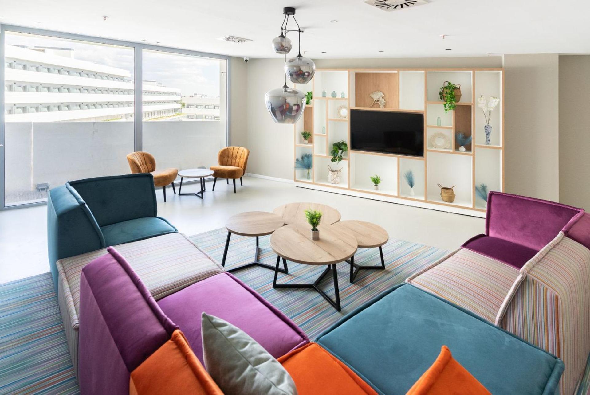 Student Experience Madrid Pozuelo - Luxury Hostel 포주엘로데알라르콘 외부 사진